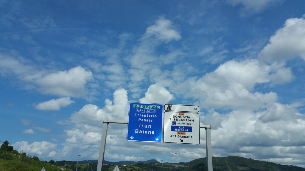 Cartel autopista Pasaia, Astigarraga, Errenteria, Irun, Baiona