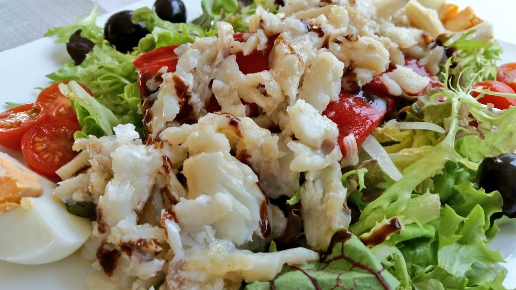 salad-from-bacalao-broiler-roaster-brewery-urizar