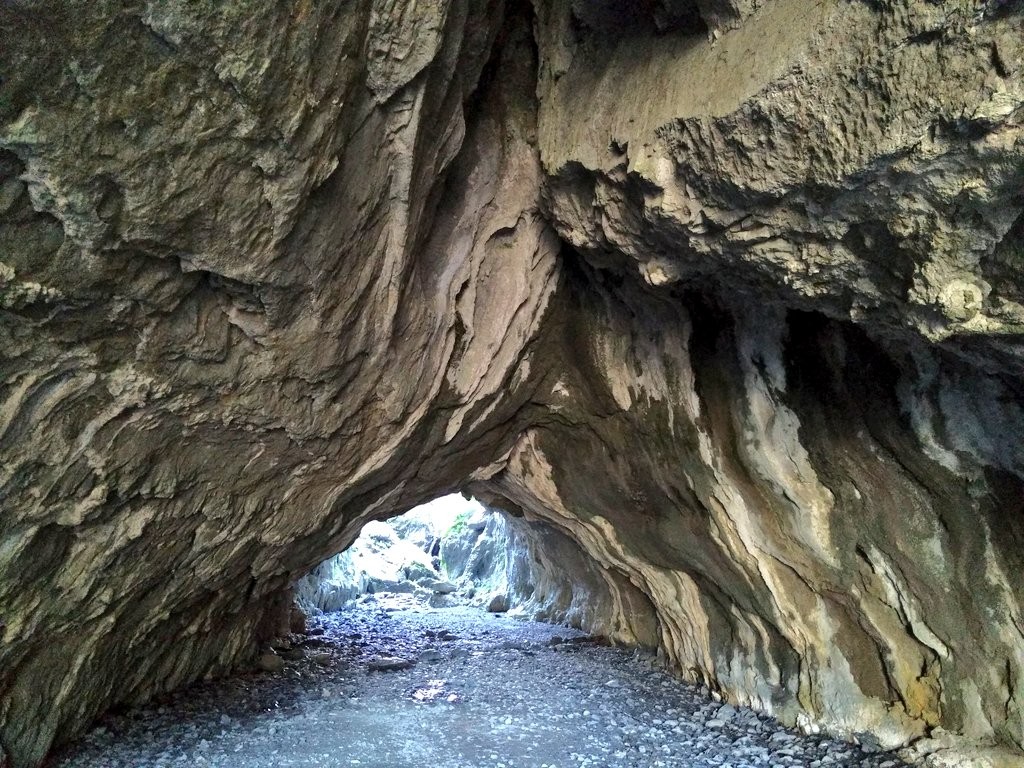 cueva-de-baltzola-desde-el-interior
