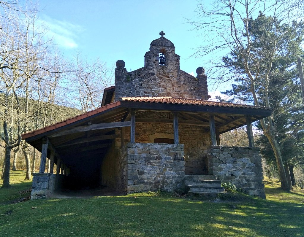 ermita-de-san-lorenzo-baltzola-junto-a-las-cuevas-de-baltzola