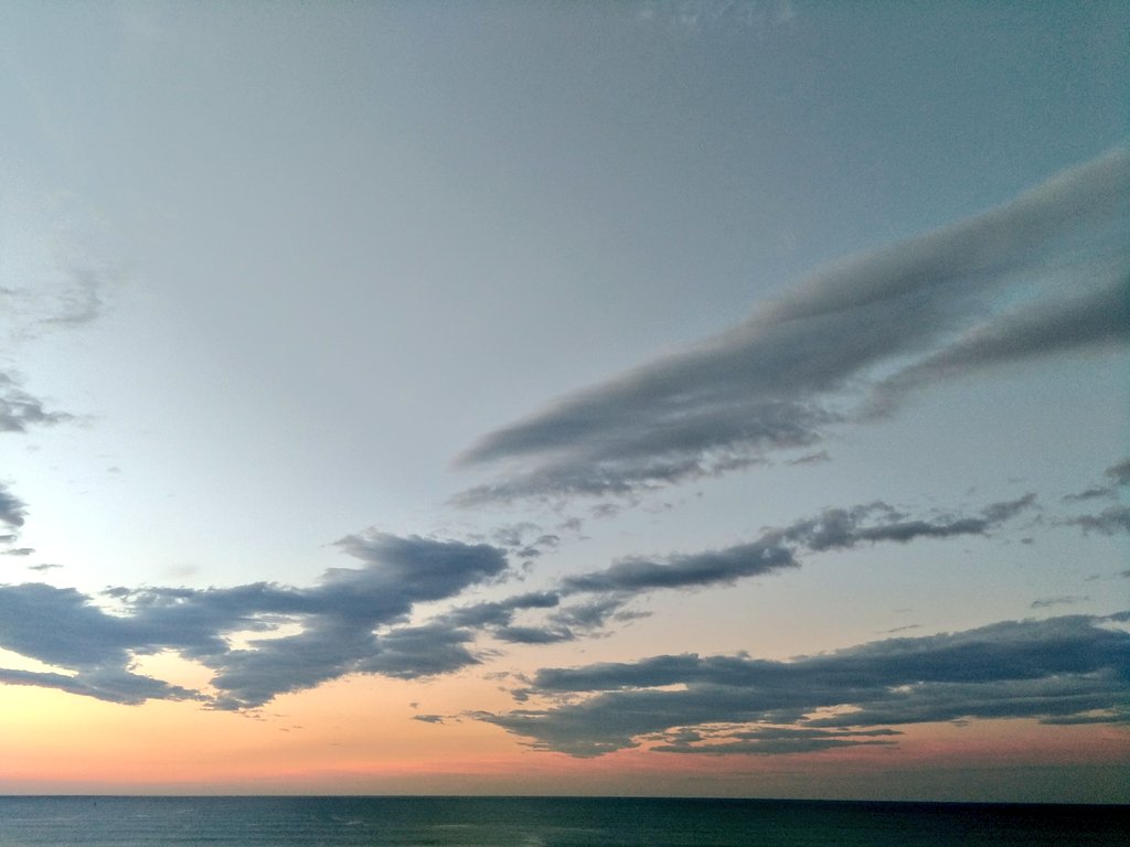 Cielo atardeciendo Sopela