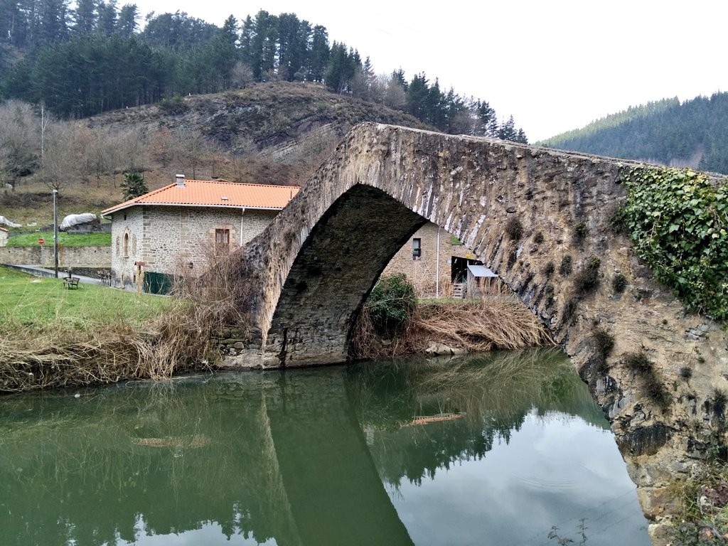Puente sobre el rio nervión, vía verde