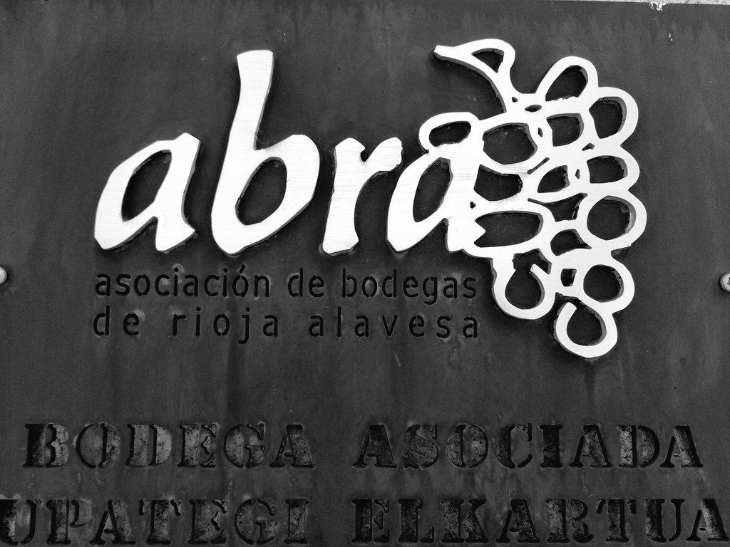 Abra. Asociación de bodegas de Rioja Alavesa
