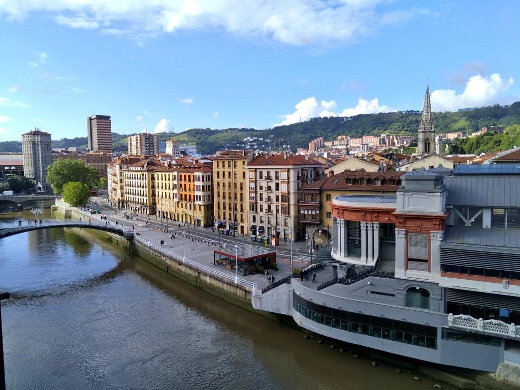 Vistas de la ría de Bilbao desde Marzana