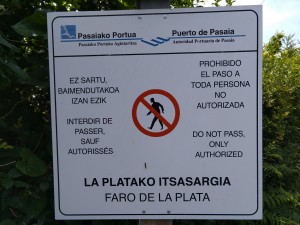 Cartel del Faro de la plata, ruta Ulia - Pasaia