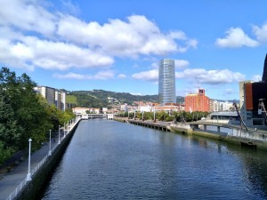 Torre Iberdrola y la ría de Bilbao