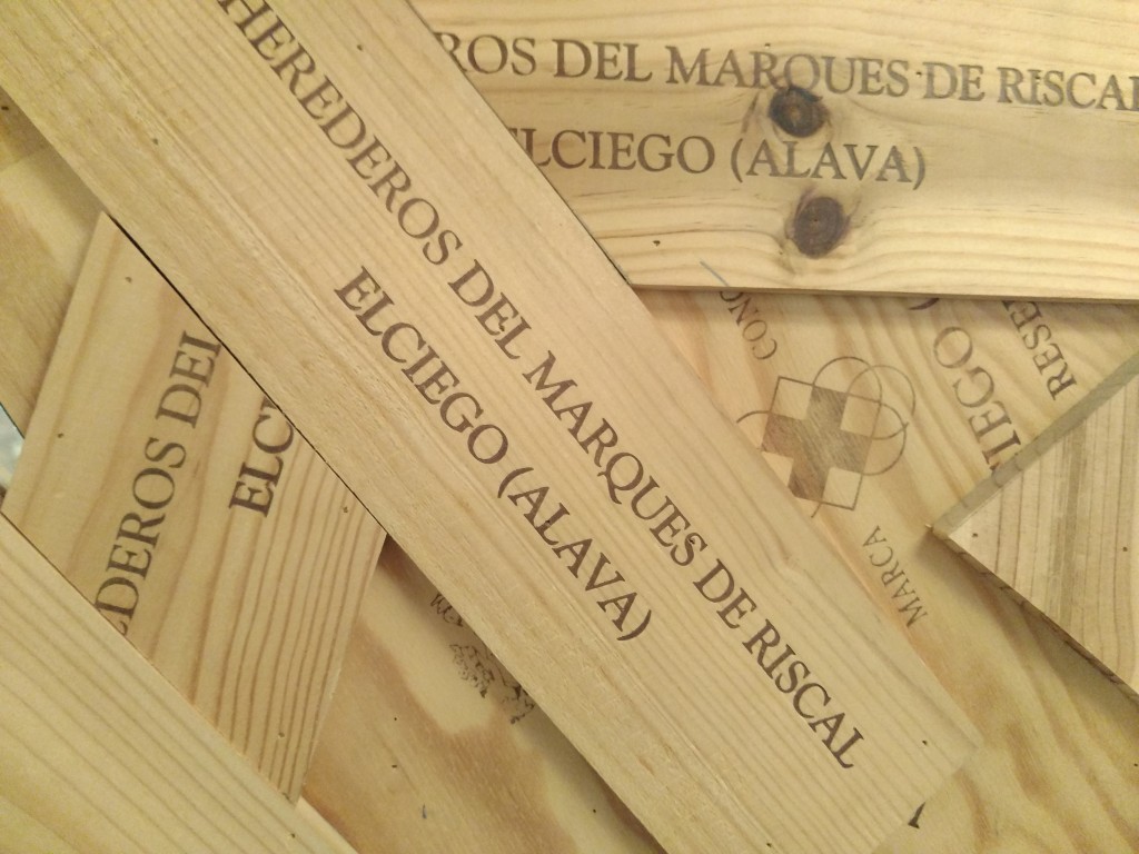 Caja de la bodega Marqués de Riscal