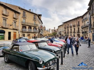 Exposicion de coches clasicos en Olite Erriberri