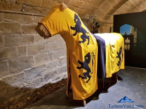 Vestimenta de los caballos de las galerias medievales subterraneas de Olite Erriberri