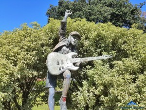 El guitarrista, escultura de Sopela