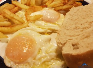 Huevos de las gallinas de Maitina, Casa Monaut