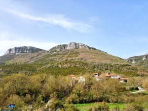 Vistas de Saragüeta y la casa rural Monaut, Pirineo Navarro