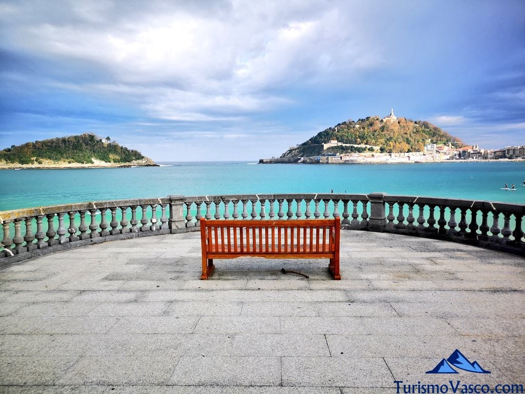 banco del paseo de la concha, donostia san sebastian