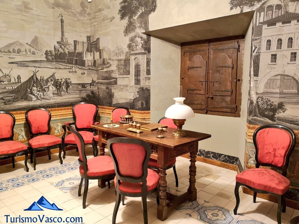 Torre Palacio de los Varona room