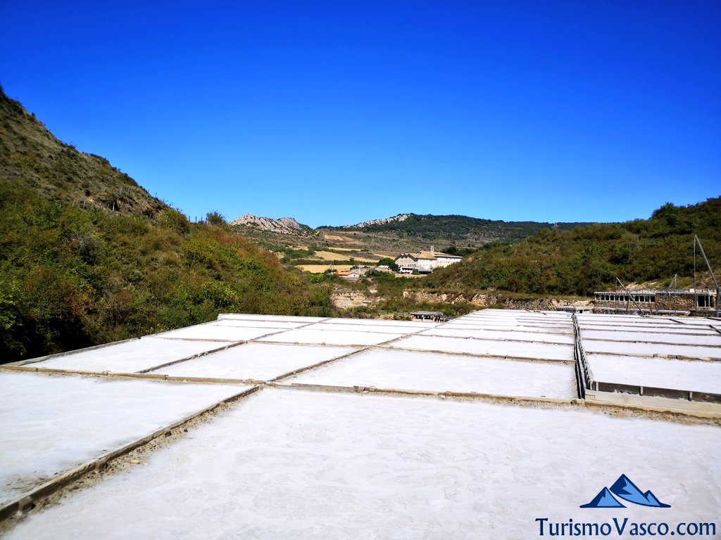 salt valley threshing floor, salt marshes of añana route