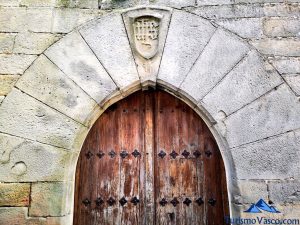 puerta casco historico, errenteria que ver