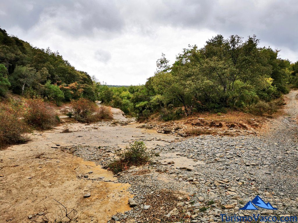 we cross the river, Los Goros cave route