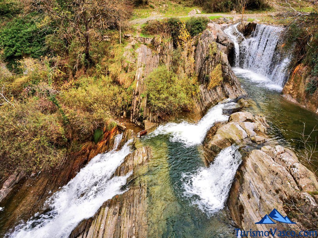 waterfalls, delika green path, delika spouts