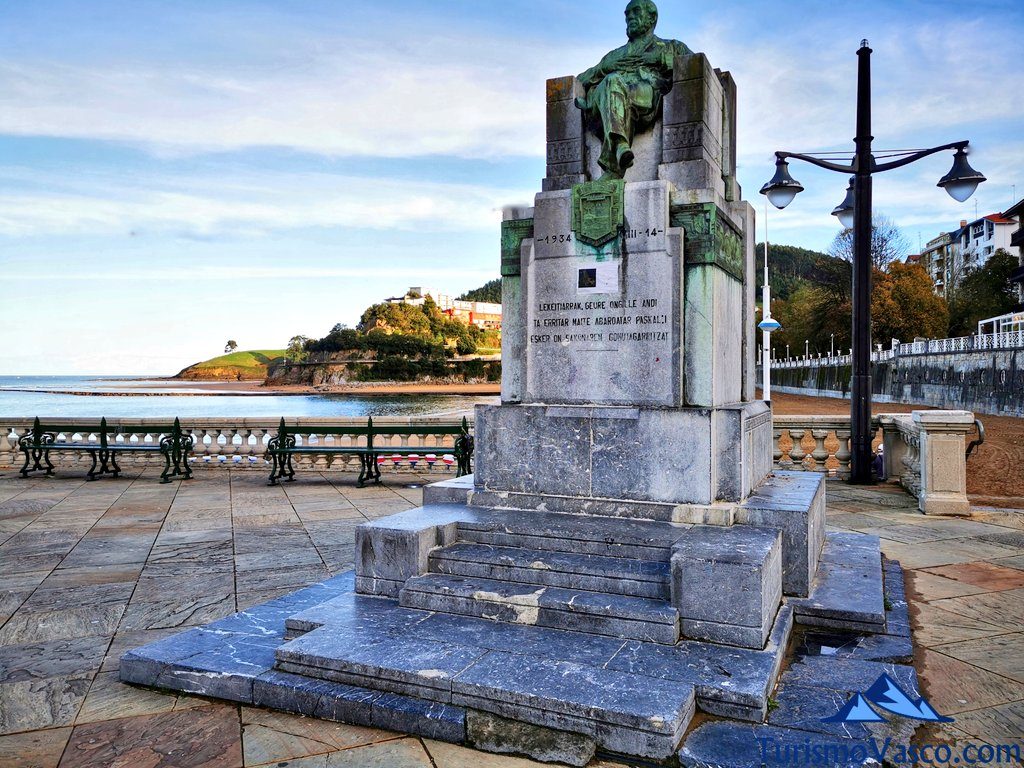 monumento pascual abaroa Lekeitio, qué ver en Lekeitio