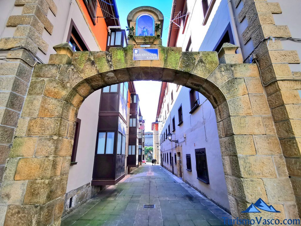 arch of san cristobal de mungia, Mungia what to see and do