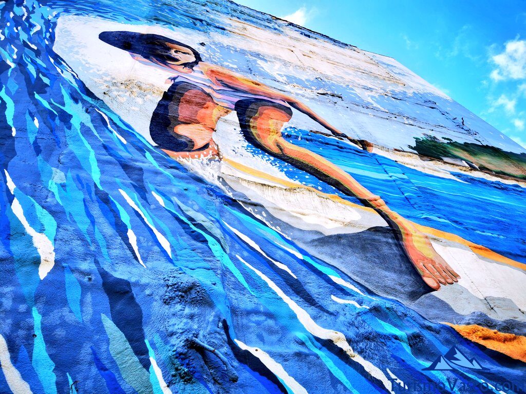 surfing mural in Deba, what to see in Deba