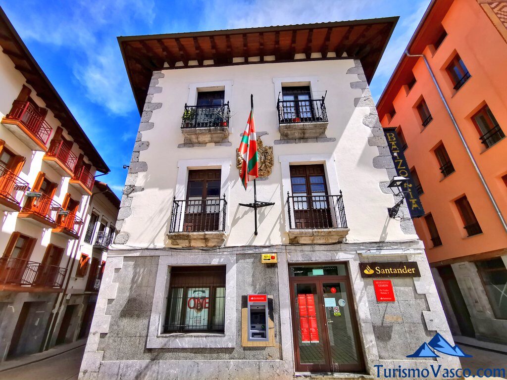 emblazoned house plaza markina xemein, what to see in Markina Xemein