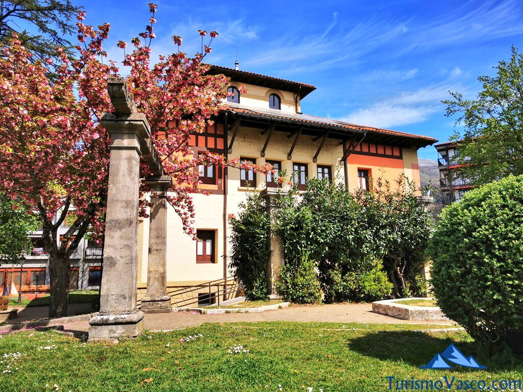 Gaztan Enea Palace in Azkoitia, what to see in Azkoitia