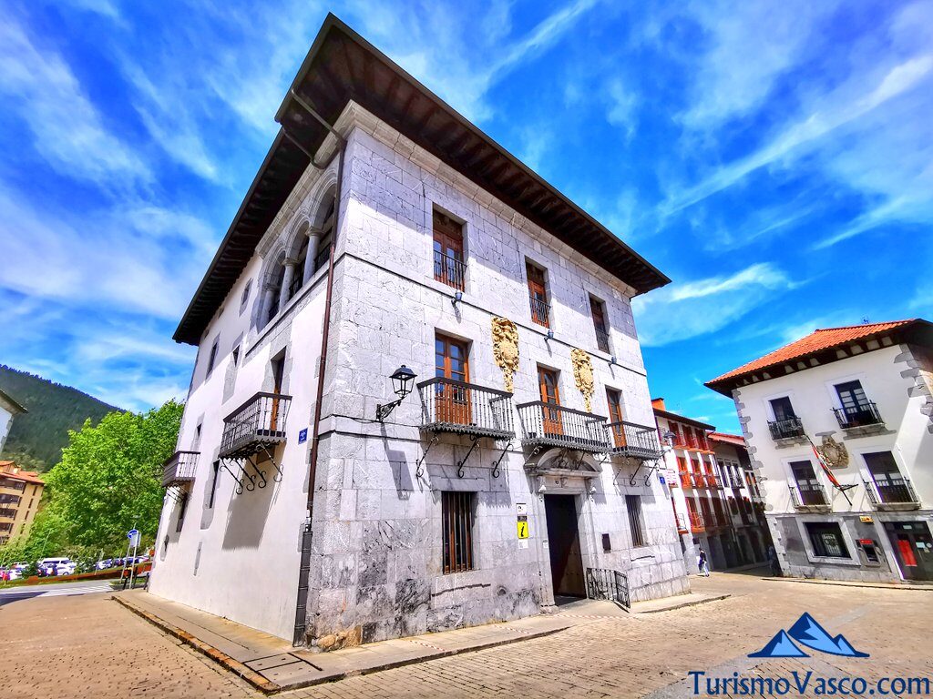 Goiko Portala. Mugartegi Palace or Sortalekua, town hall of Markina Xemein, what to see in Markina Xemein