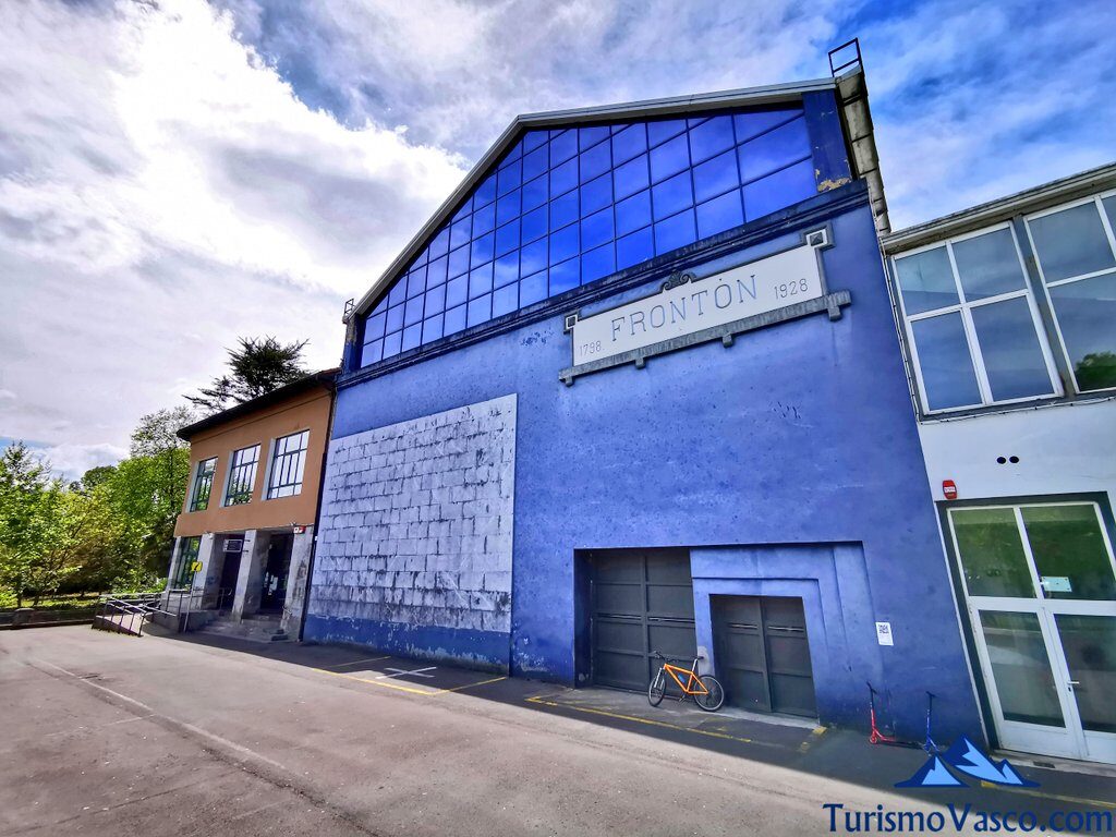 fronton de markina xemein, the university of the basque pelata, what to see in Markina Xemein