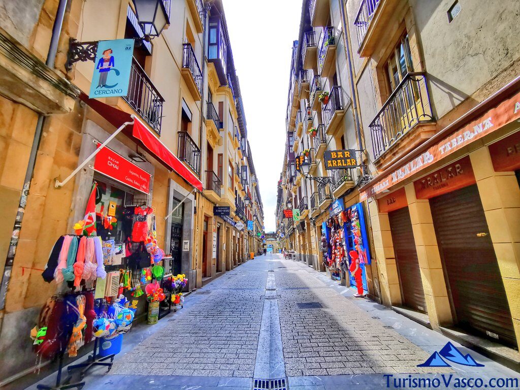 calle del casco historico, parte vieja, qué ver en Donostia San Sebastian