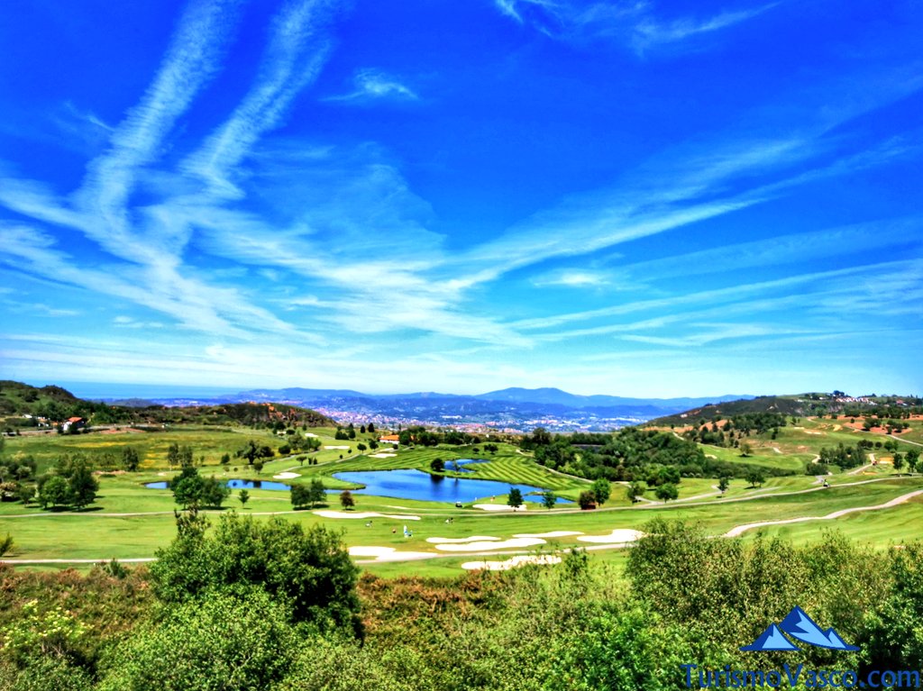 hoyos de meaztegi golf, campo de golf en la arboleda, golf en Bilbao