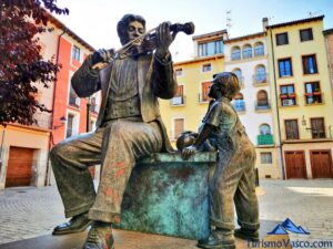 escultura el violinista de Tudela, qué ver en Tudela