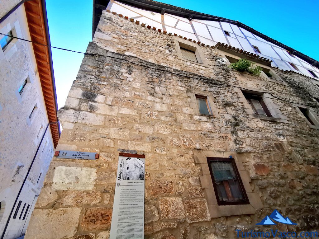 house of the widows, what to see in Agurain Salvatierra