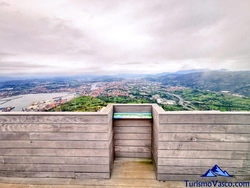 Greater Bilbao from the Torreos del Serantes, route to Serantes, Mount Santurtzi