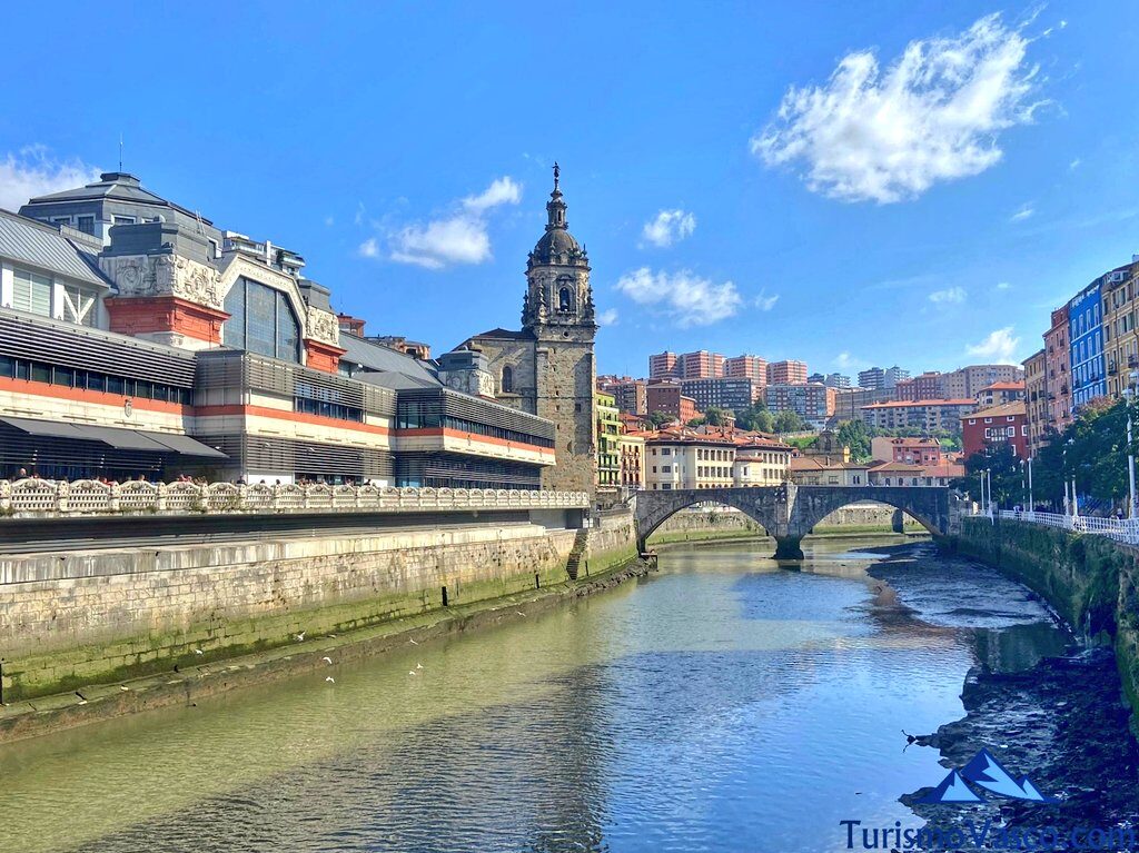 mercado de la ribera, puente de san anton, que ver en Bilbao