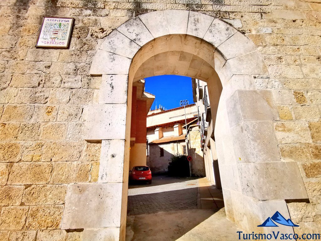 puerta de acceso a agurain, el portalico, ataritxoa, qué ver en Agurain Salvatierra