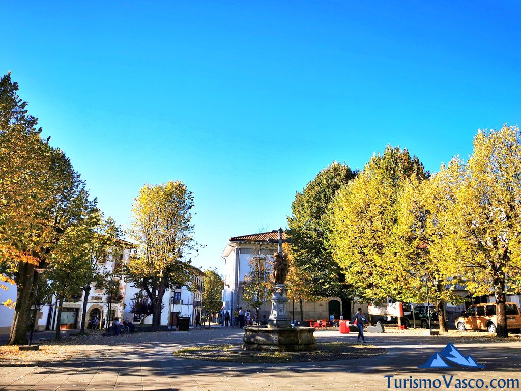 Santa Marina Square in Oñati, what to see in Oñati
