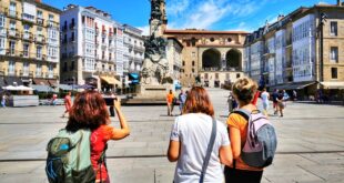 turistas en vitoria gasteiz, visita guiada en Vitoria Gasteiz