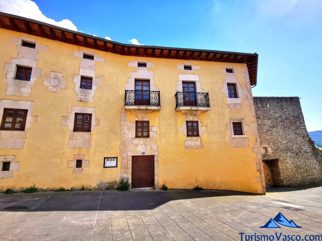 Casa del Duque de Híjar en Peñacerrada Urizaharra