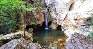 cascada de Aguake en antoñana, rutas familiasres en Euskadi, cascadas de euskadi, cascadas de araba