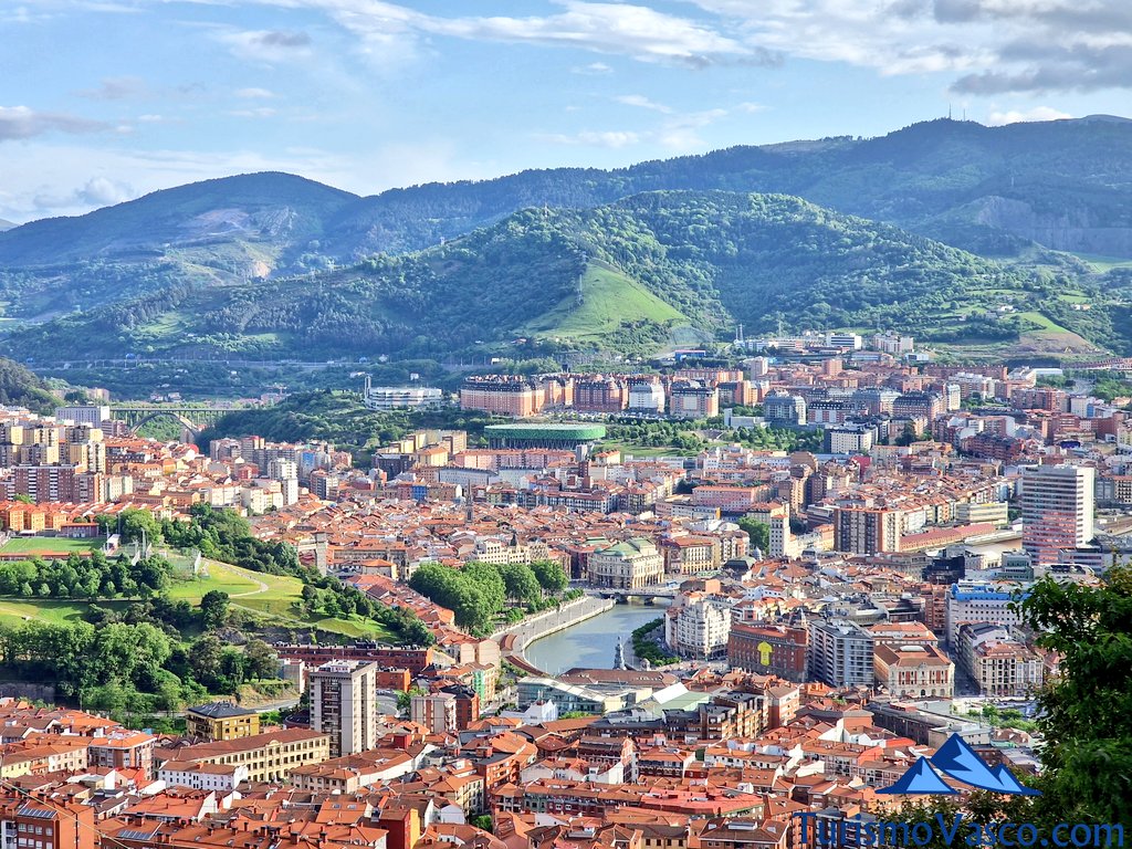 vistas de Bilbao desde el paseo del mirador de Artxanda