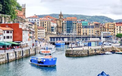 Boat tours in Donostia San Sebastian.