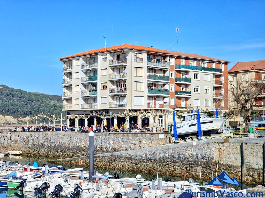 rutas en barco desde el puerto de plentzia