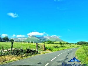 carretera Salmanton, valle de aiala, araba