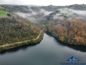 ruta del embalse de ibiur en tolosaldea