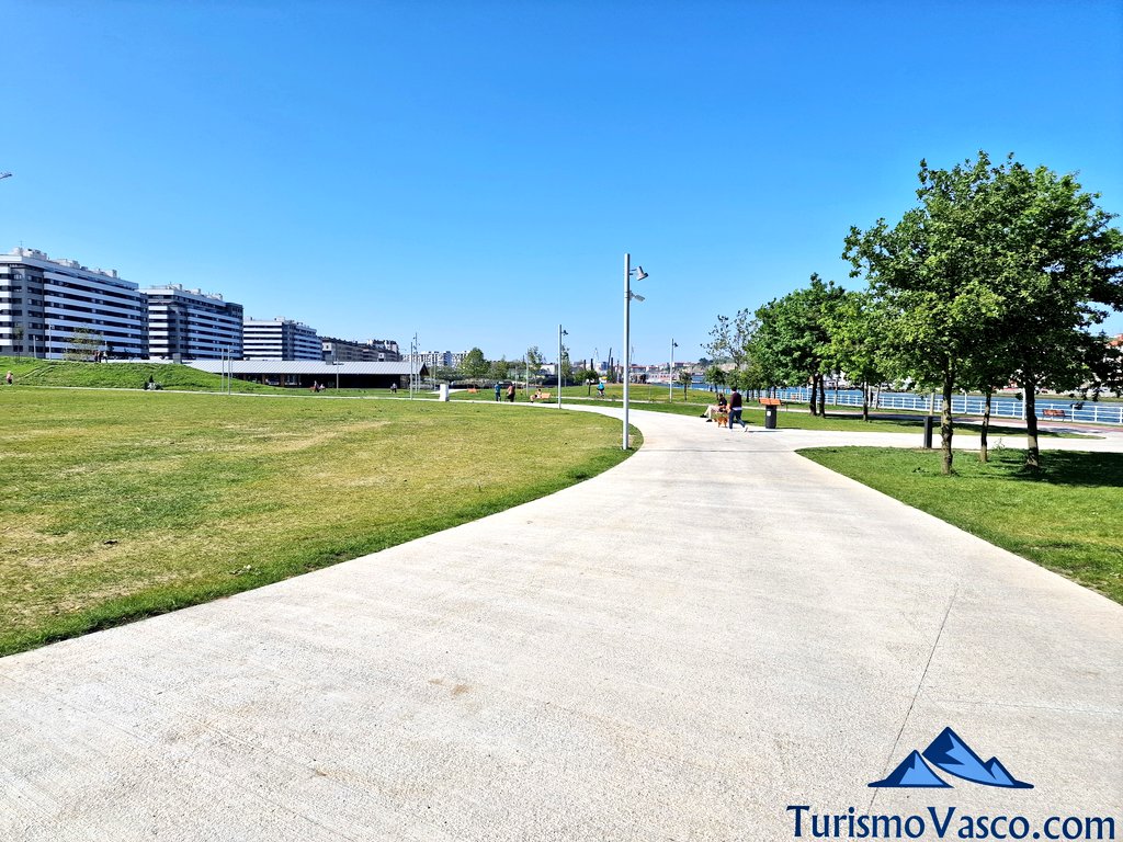 parque Zamalanda barakaldo junto a la ria