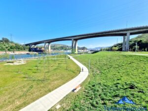 parque de Zamalanda en barakaldo, puente rontegi