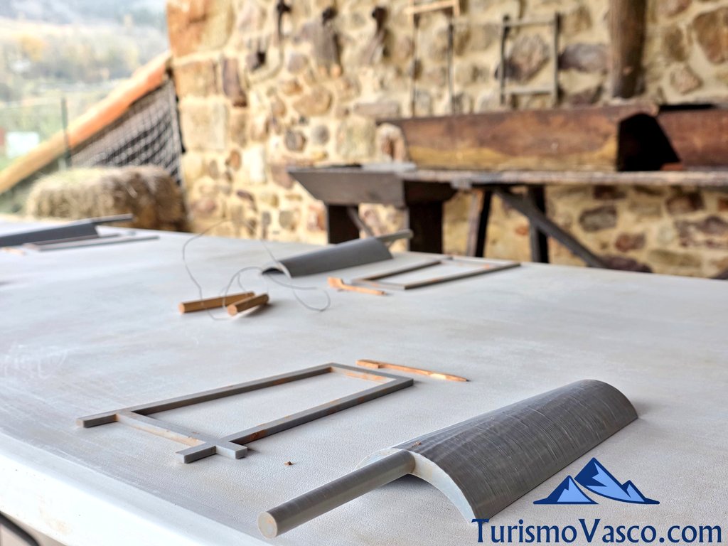 tile workshop tools in Elorrio