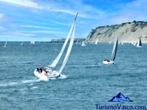 Sailing regatta for groups on the Basque Coast, corporate team-building activities on a boat