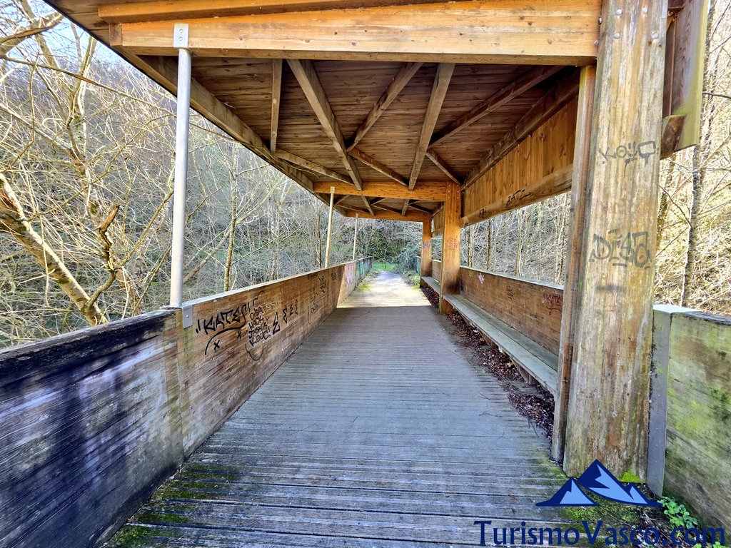 wooden walkway at the Ibai Eder Reservoir